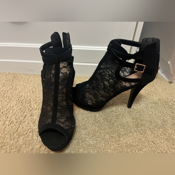 Heels - Picture 1 of 3